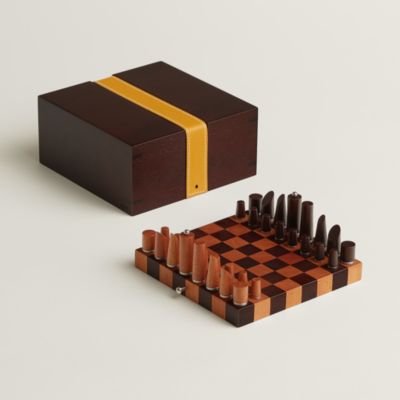 393890M 01_front_wm_1?size=